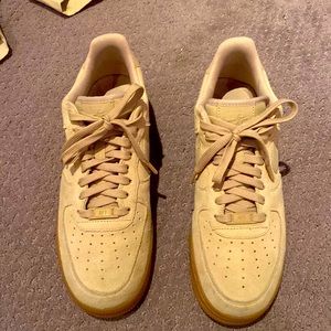 Air Force ones! Gum sole!